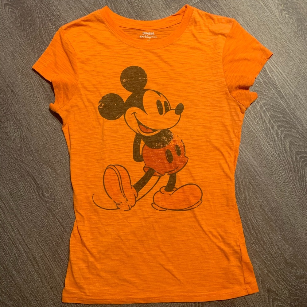 Disney Parks Mickey tee size medium